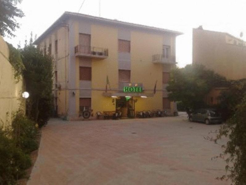 Parking Hotel Giardino Livorno Exteriör bild