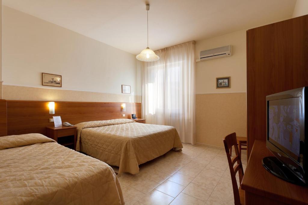 Parking Hotel Giardino Livorno Rum bild