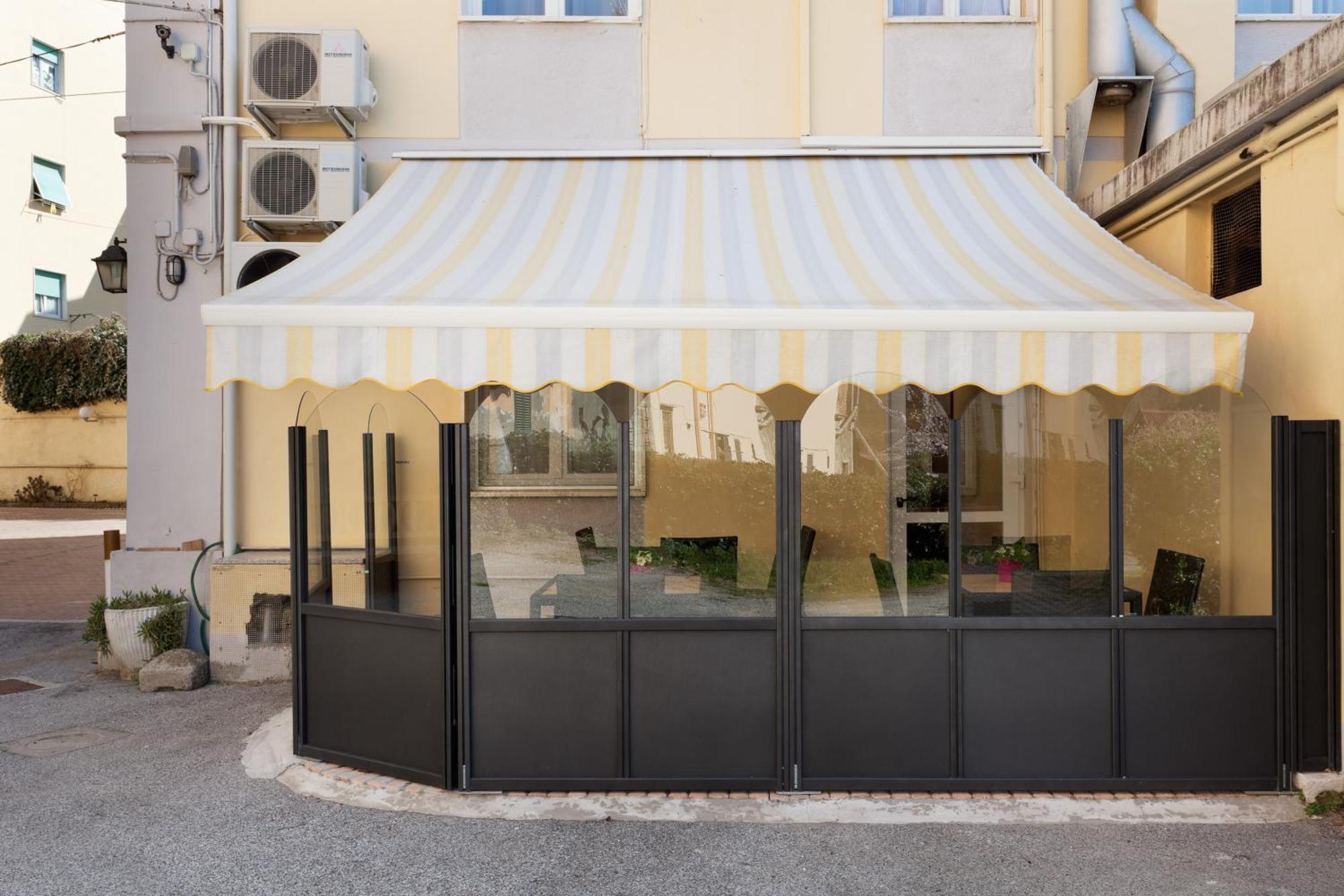 Parking Hotel Giardino Livorno Exteriör bild