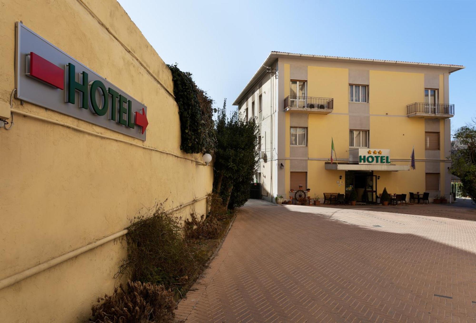 Parking Hotel Giardino Livorno Exteriör bild