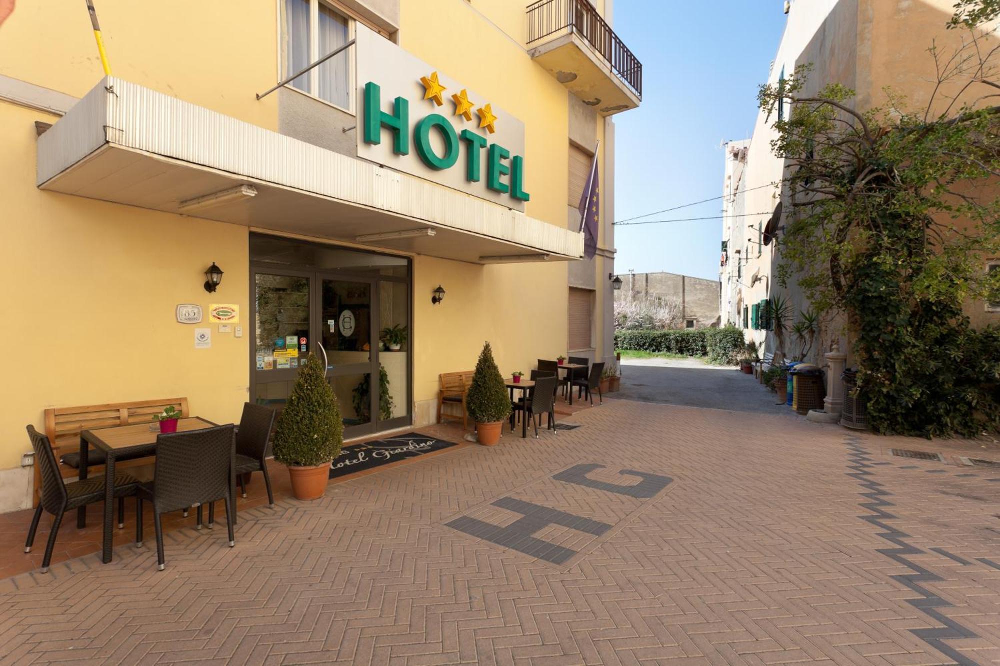 Parking Hotel Giardino Livorno Exteriör bild